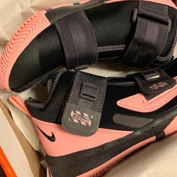 Nike Lebron Soldier XIII(GS)Black/Bleached Shoes - Picture 10 of 12